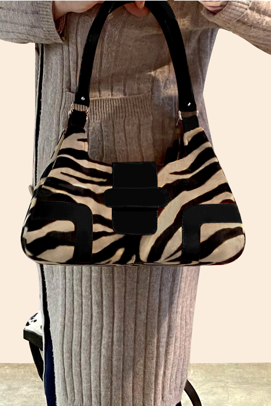 Safari black women's dress handbag, matching pumps and belts. Worn view - Florence KOOIJMAN
